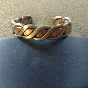 Unisex Heavy Twisted Wire Nickel-Copper Bracelet